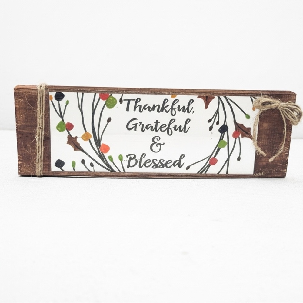 Handcrafted Thankful Grateful & Blessed Wood Sign - Autumn Berries